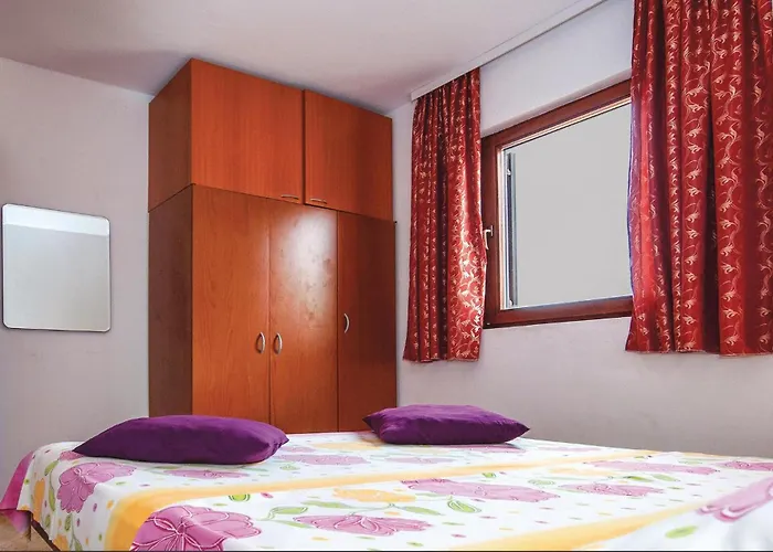 Lägenhet With Sea View I Maslenica