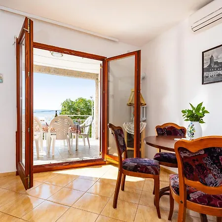 With Sea View I Apartament