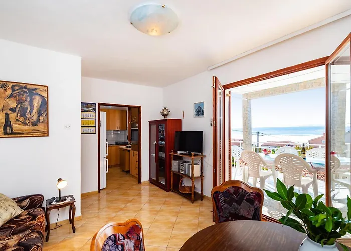 With Sea View I Maslenica