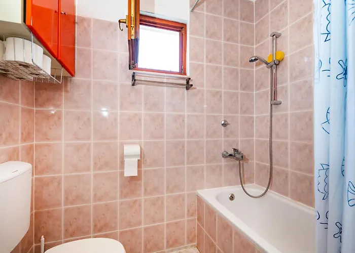 Apartament With Sea View I *