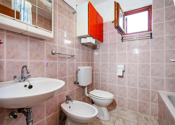 With Sea View I Maslenica